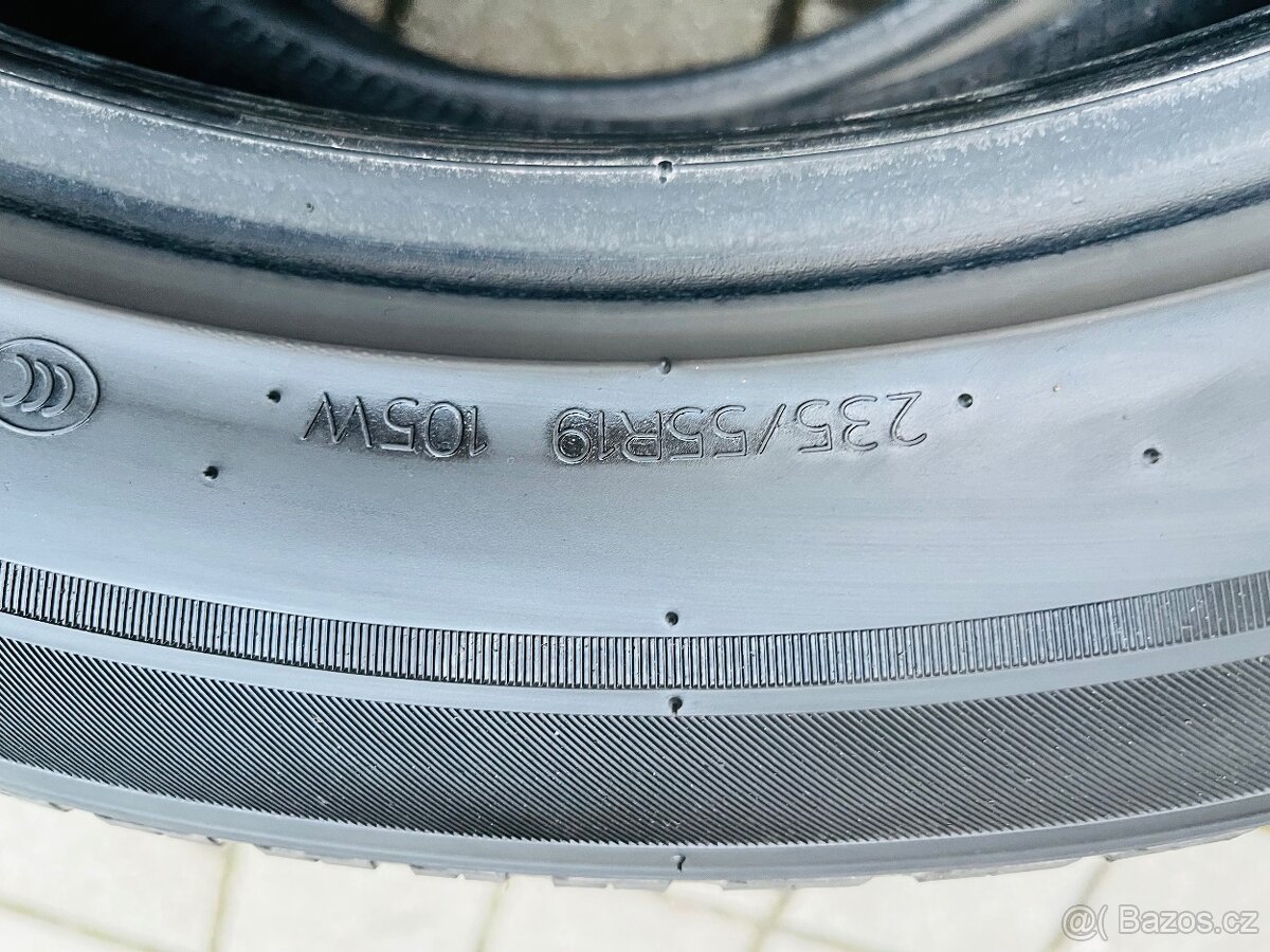 Celoroční pneu Hankook Kinergy 4s x 235 55 19 - 2