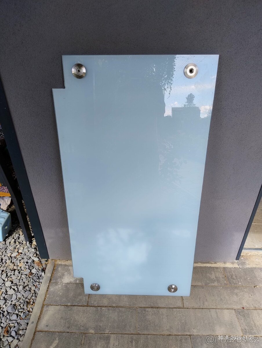 Vchodový skleněný přístřešek - 2