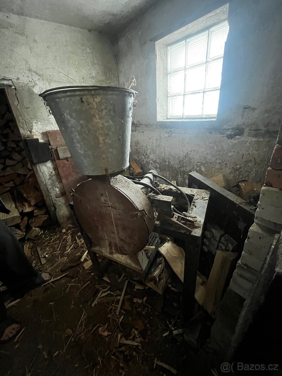 Kladívkový šrotovnik - 2