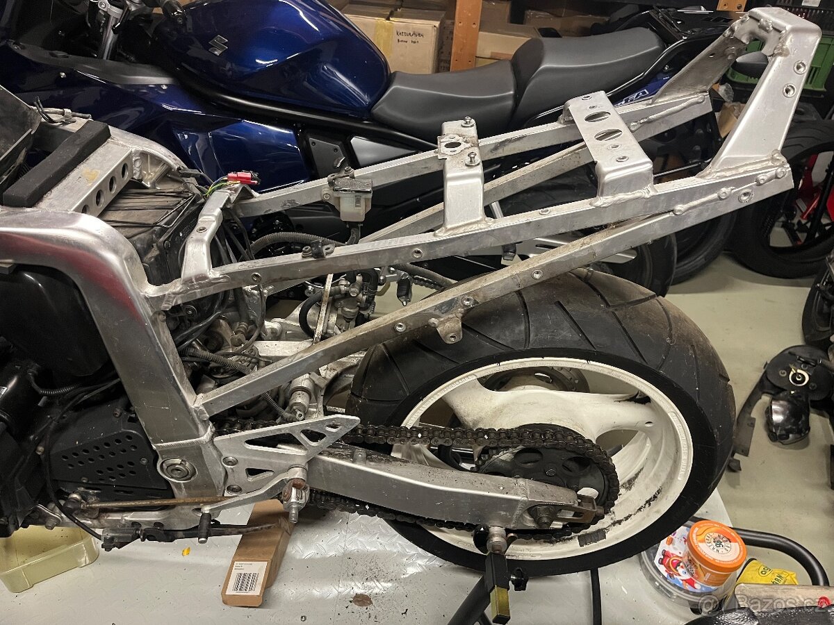 Suzuki GSX-R 750 - 2