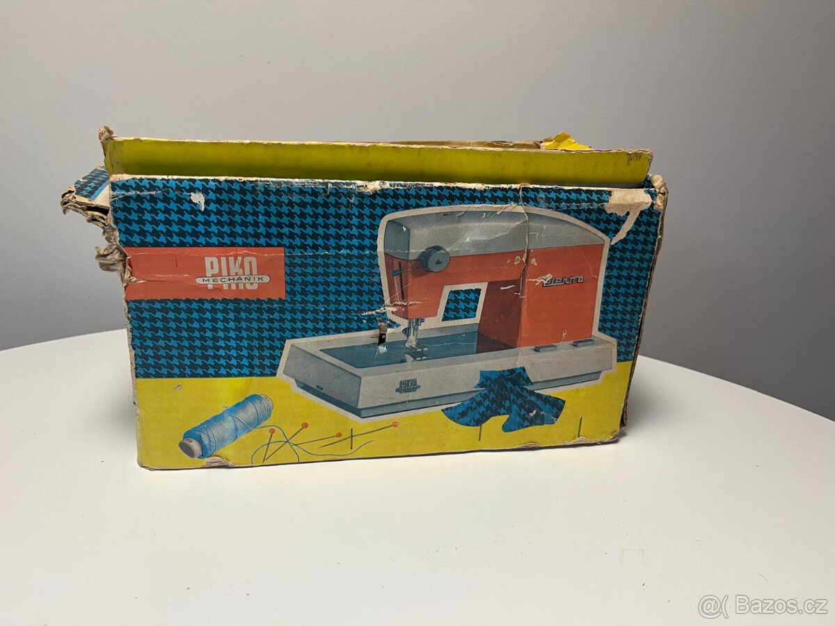 Retro hračka - dětský šicí stroj PIKO elektra - 2