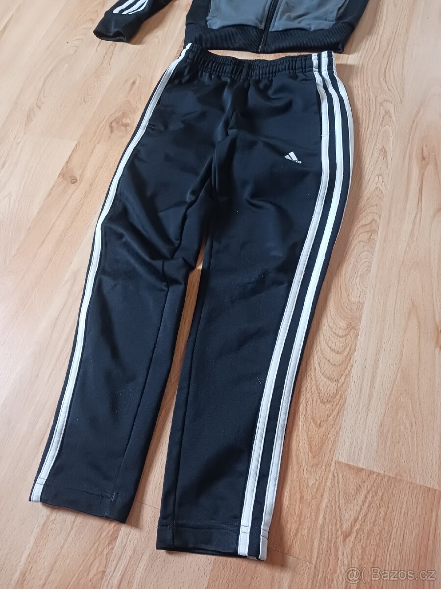 Tepláková souprava Adidas cca 7 / 8 let - 2