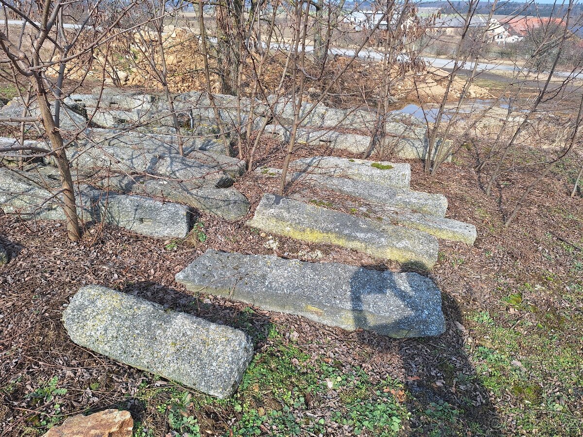 Žulové sloupky - 2