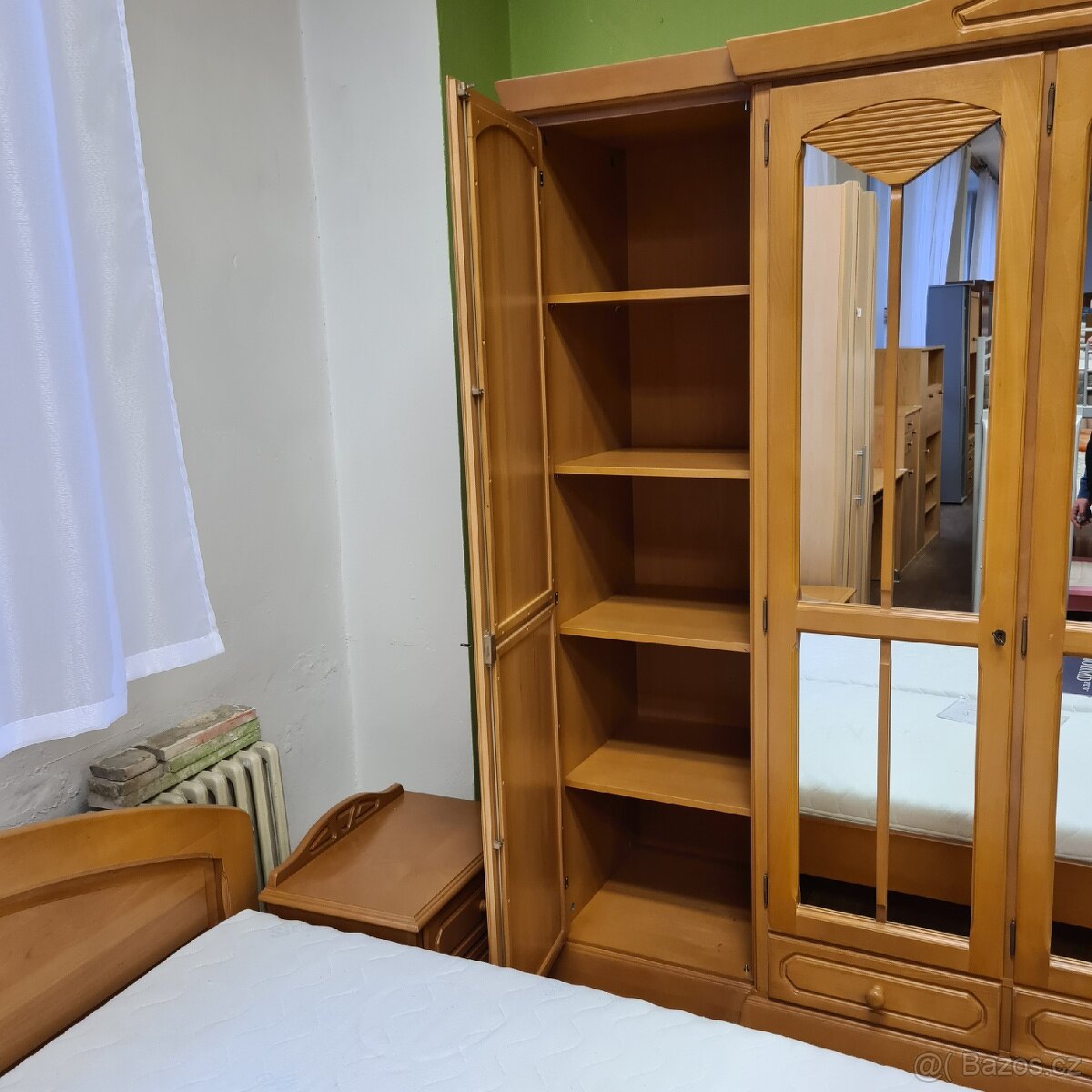 Masivní skříň buk dovoz Německo - 2