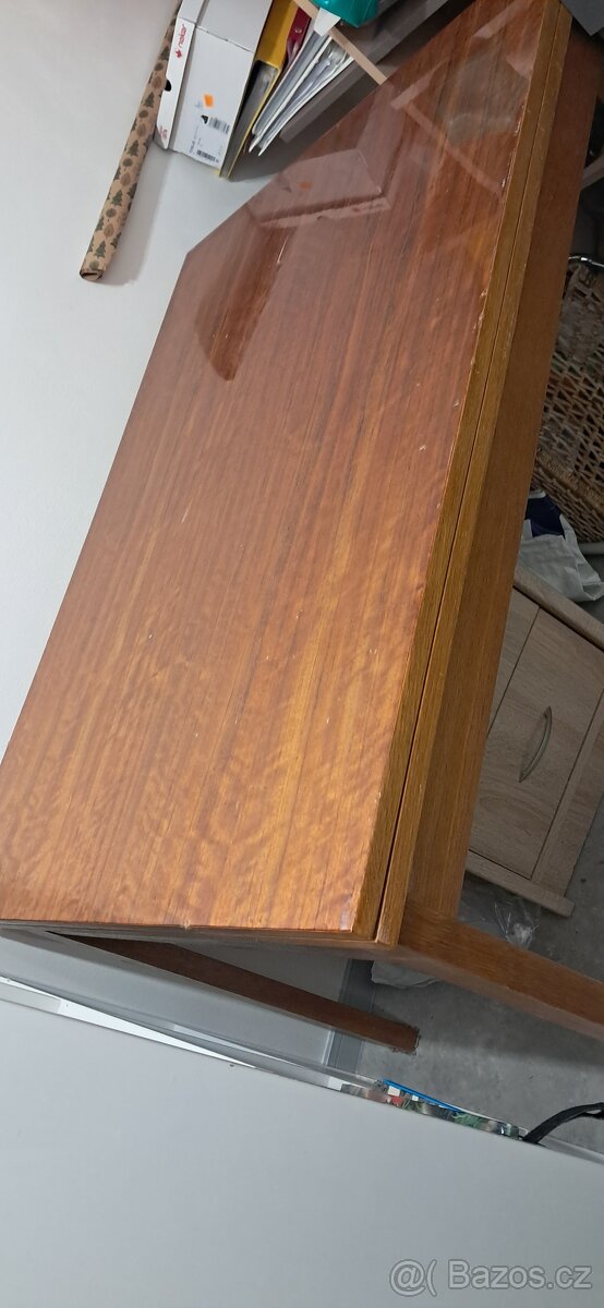 Rozkládací stůl masivní - 2