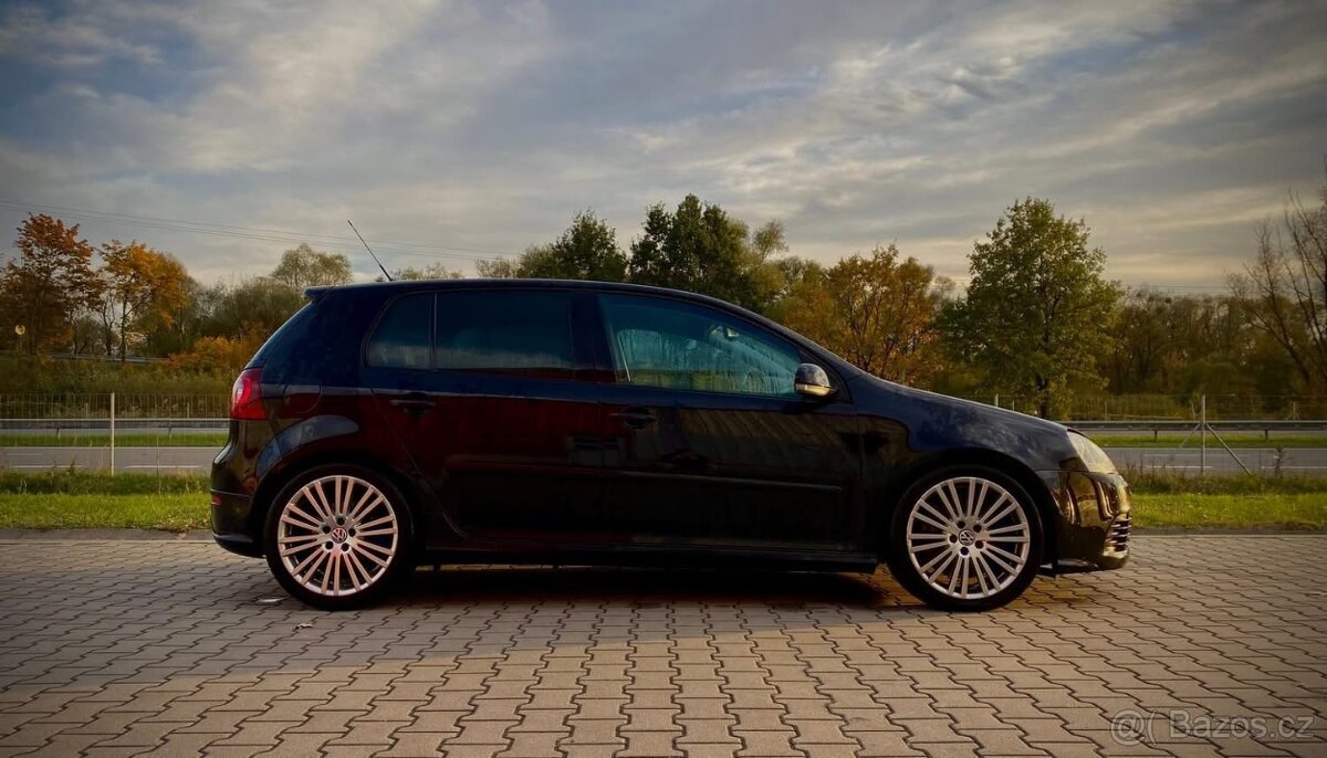 VW GOLF R32 - 2