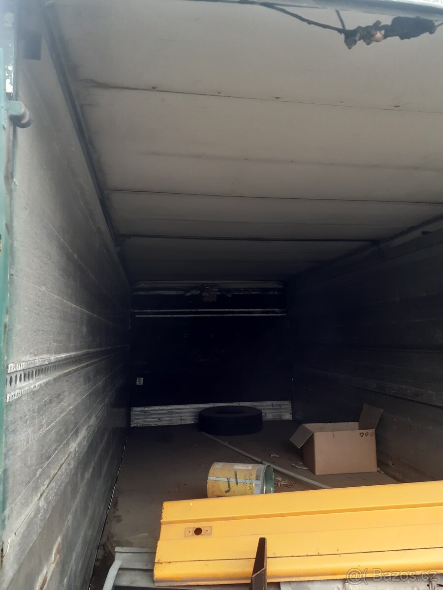Skříňová nástavba. - 2