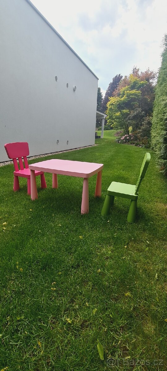 IKEA-dětský stoleček a židličky - 2