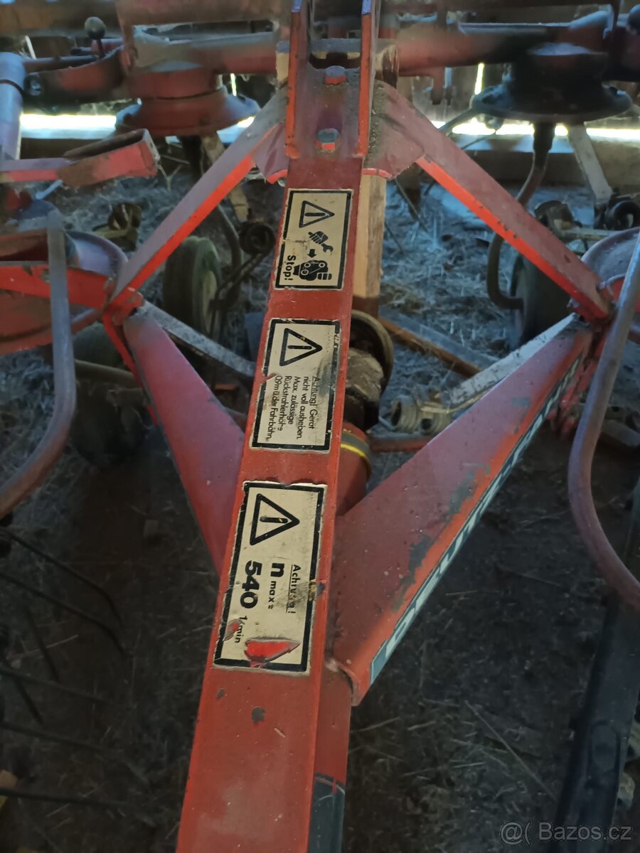 Obraceč a shrnovač sena - 2