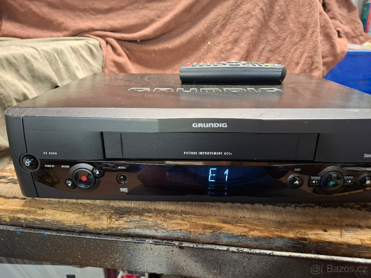 videorekordér Grundig GV 8000 - 2