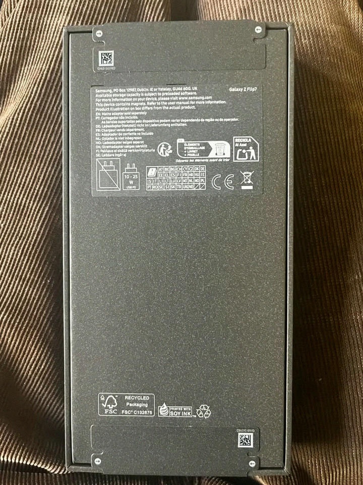 Samsung Galaxy Z Flip7 - 2