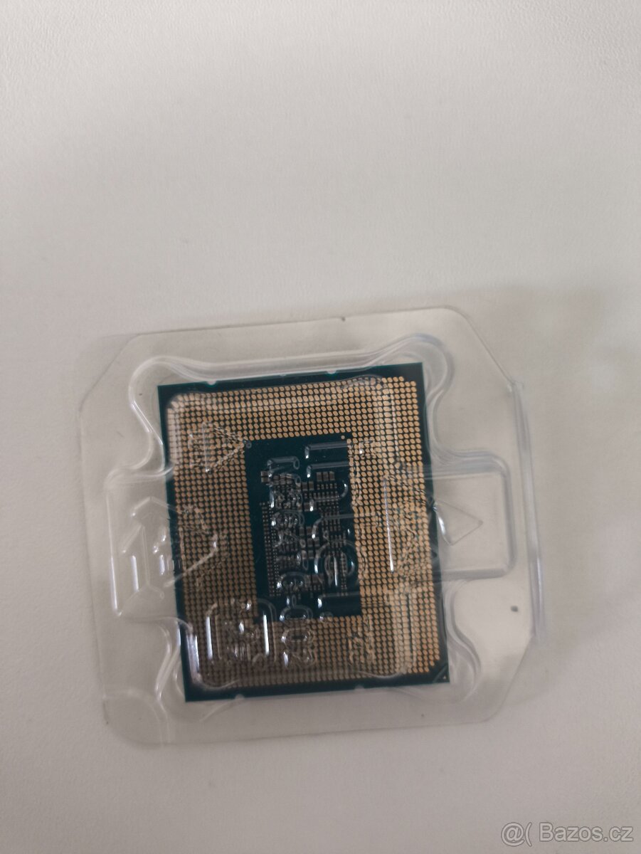 Intel i3 12100f + chladič - 2
