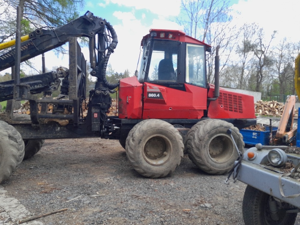 prodám vyvážečku KOMATSU 860.4 - 2