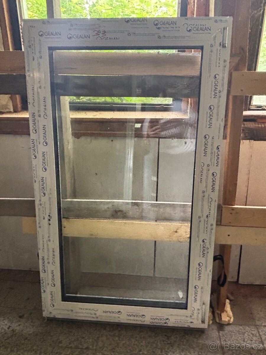 Okno PVC Gealan 860x1435MM, antracit/bílá, trojsklo Ug=0,5 - 2