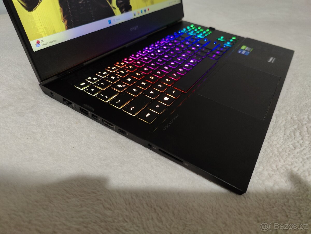 Herní notebook z i7, RTX 3070, 32gb rám a 1tb ssd - 2