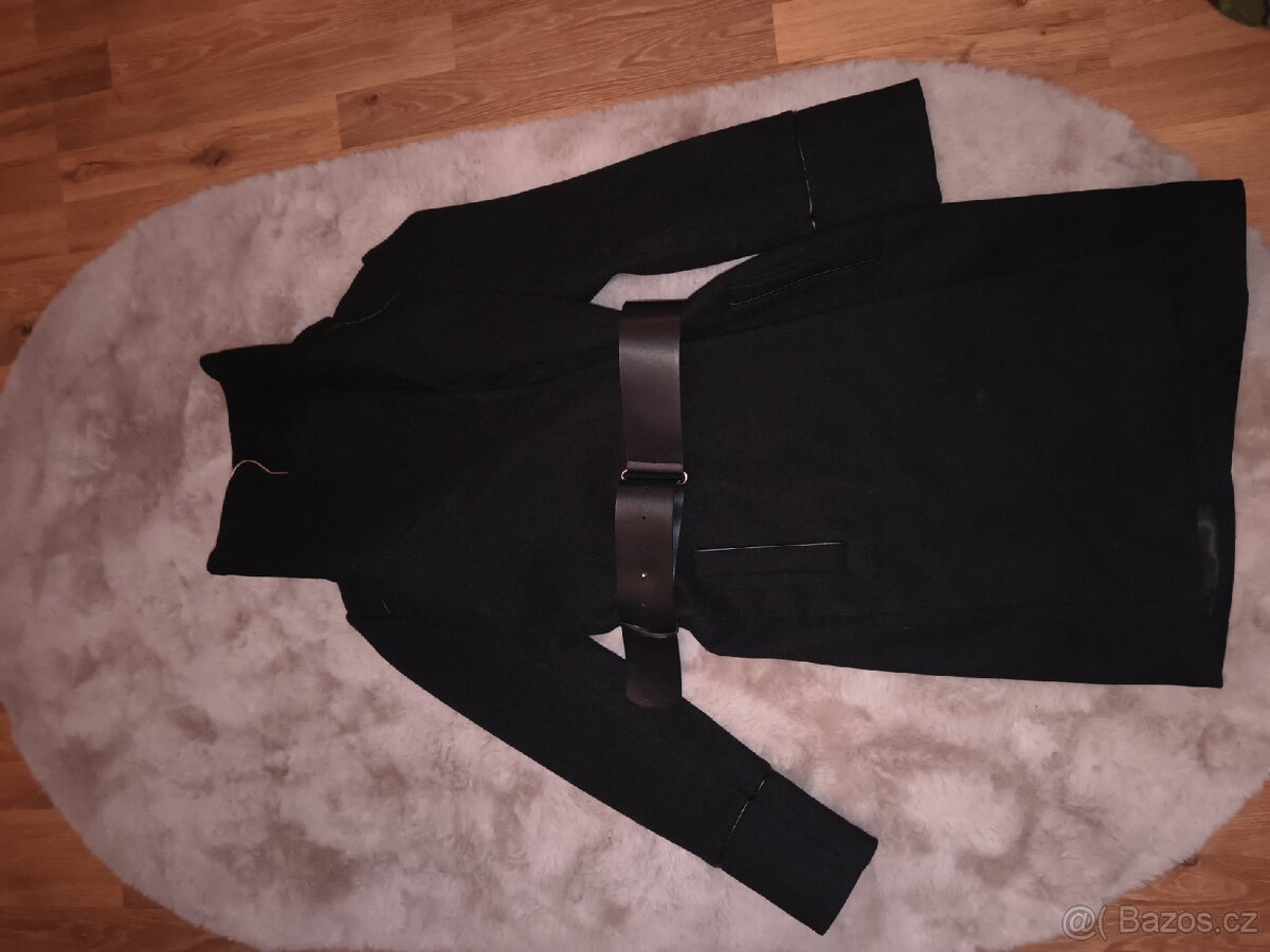 Černý kabát s páskem, vel XS/34 - 2