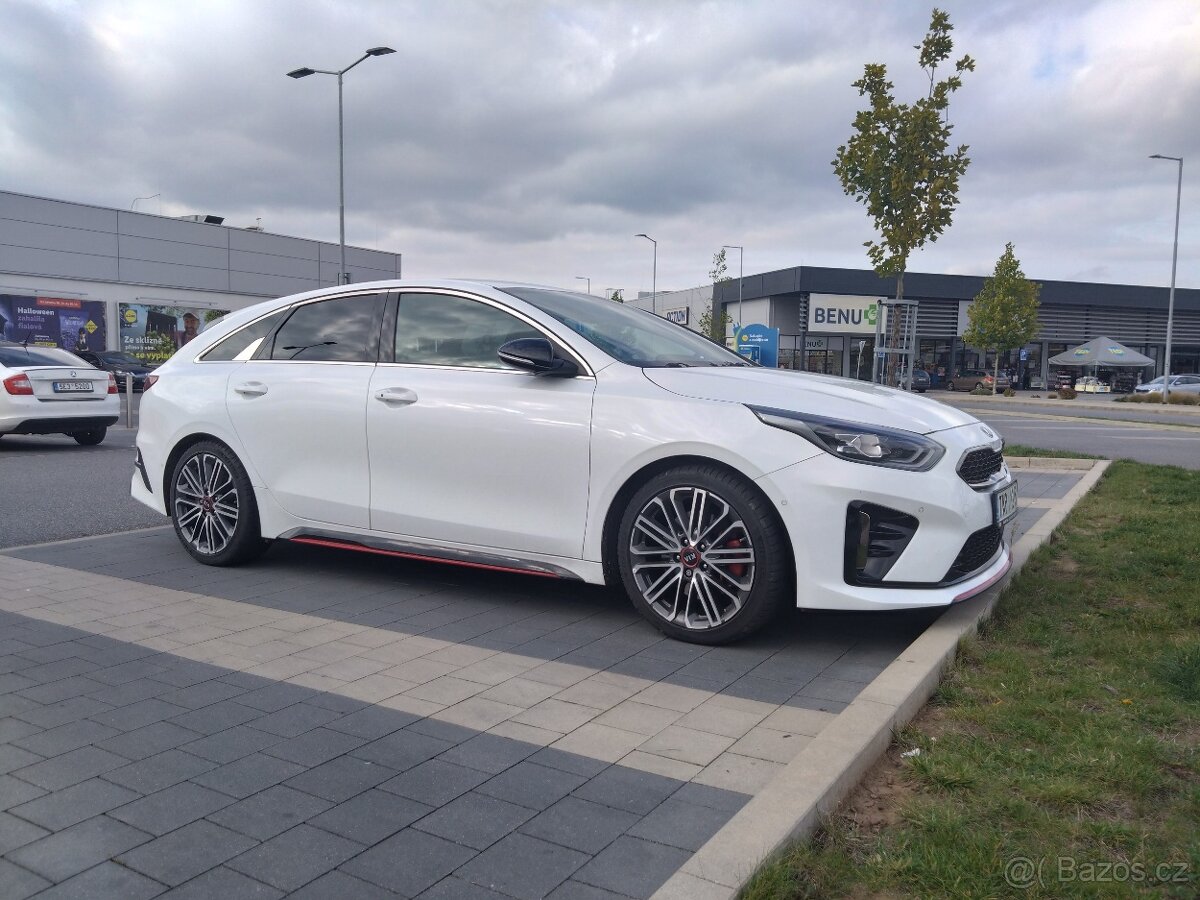 Kia ProCeed GT 1.6 T-GDI - 2