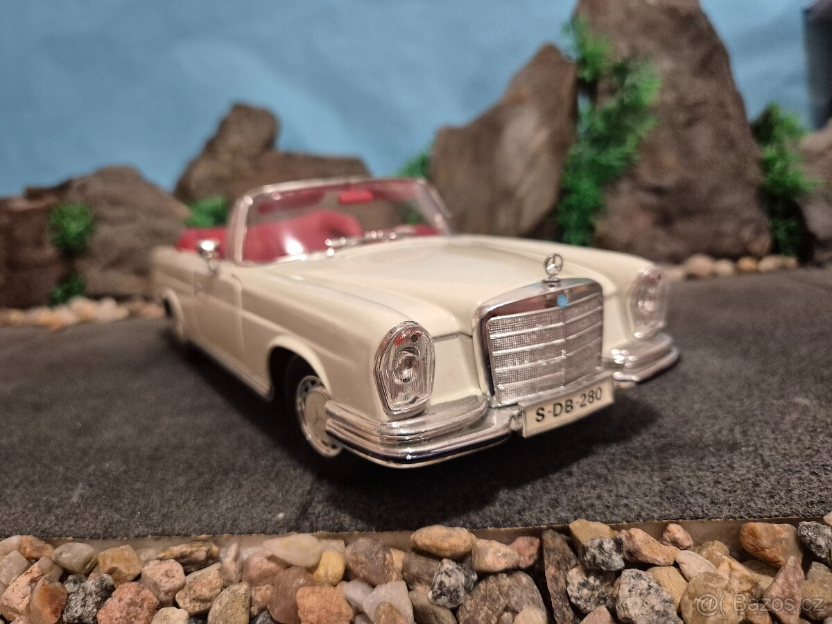 Prodám model 1:18 Mercedes Benz 280SE - 2