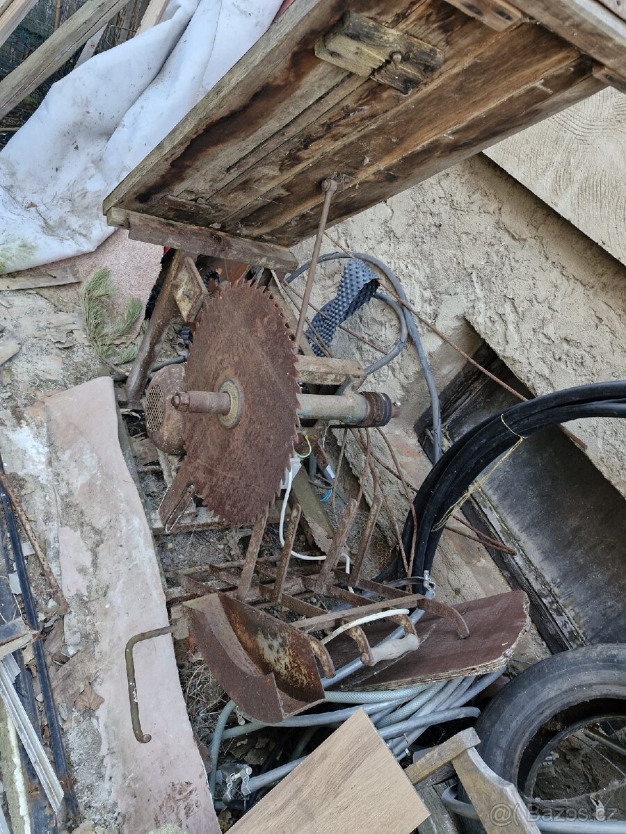 Pila cirkulárka s kolébkou 3kw - 2