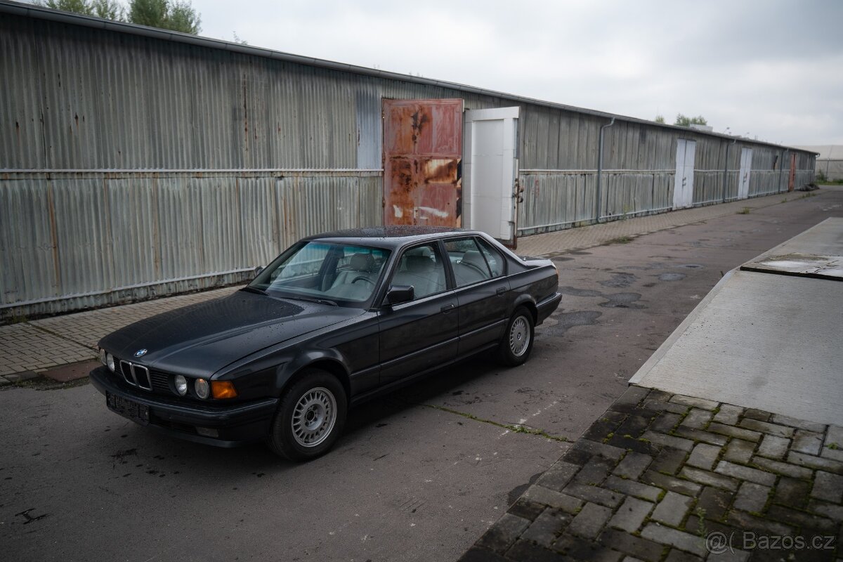 BMW E32 735i - 2