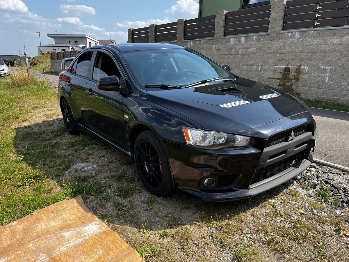 Mitsubishi Lancer Evo X - 2
