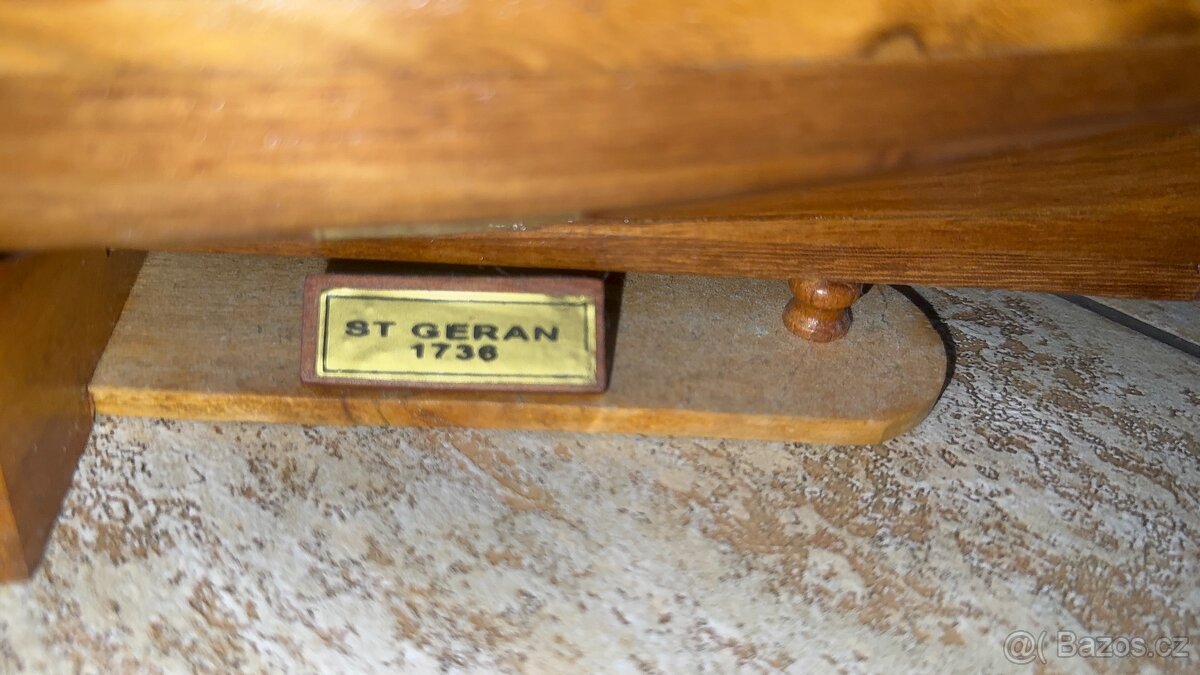 Dřevěný model historické lodě St. Géran 1736 - 2