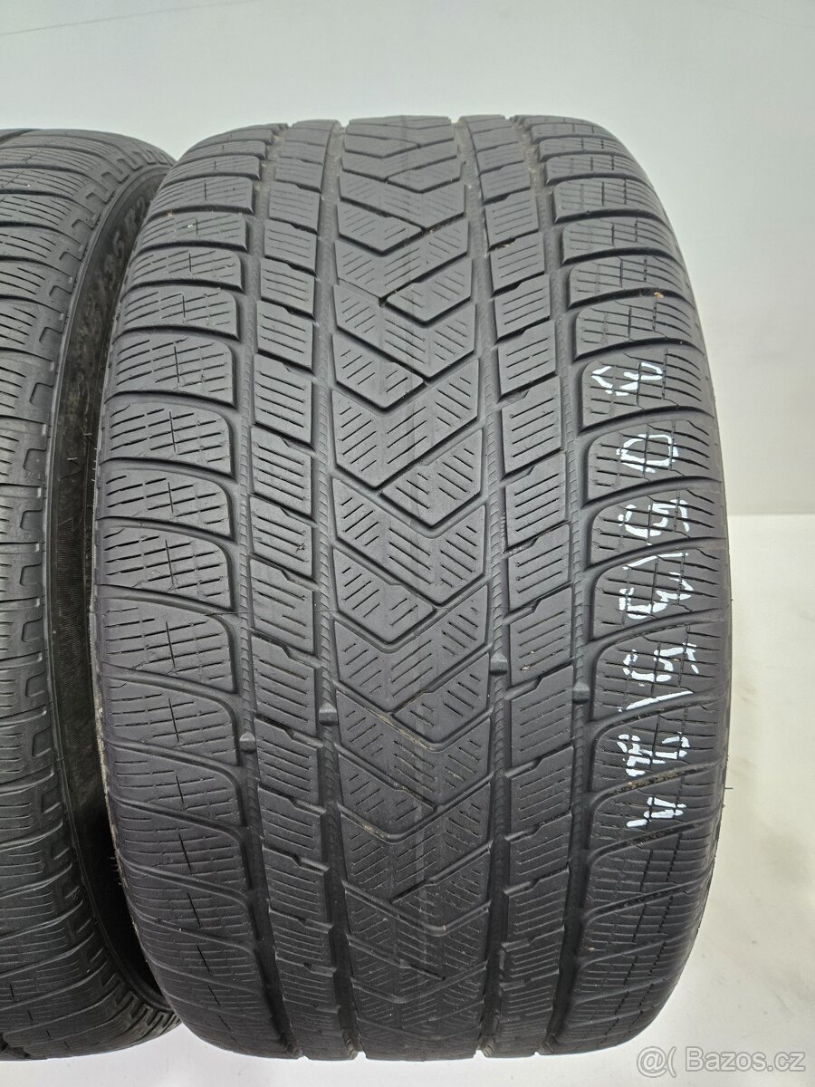 2ks zimní pneu 305/35/21 Pirelli - 2