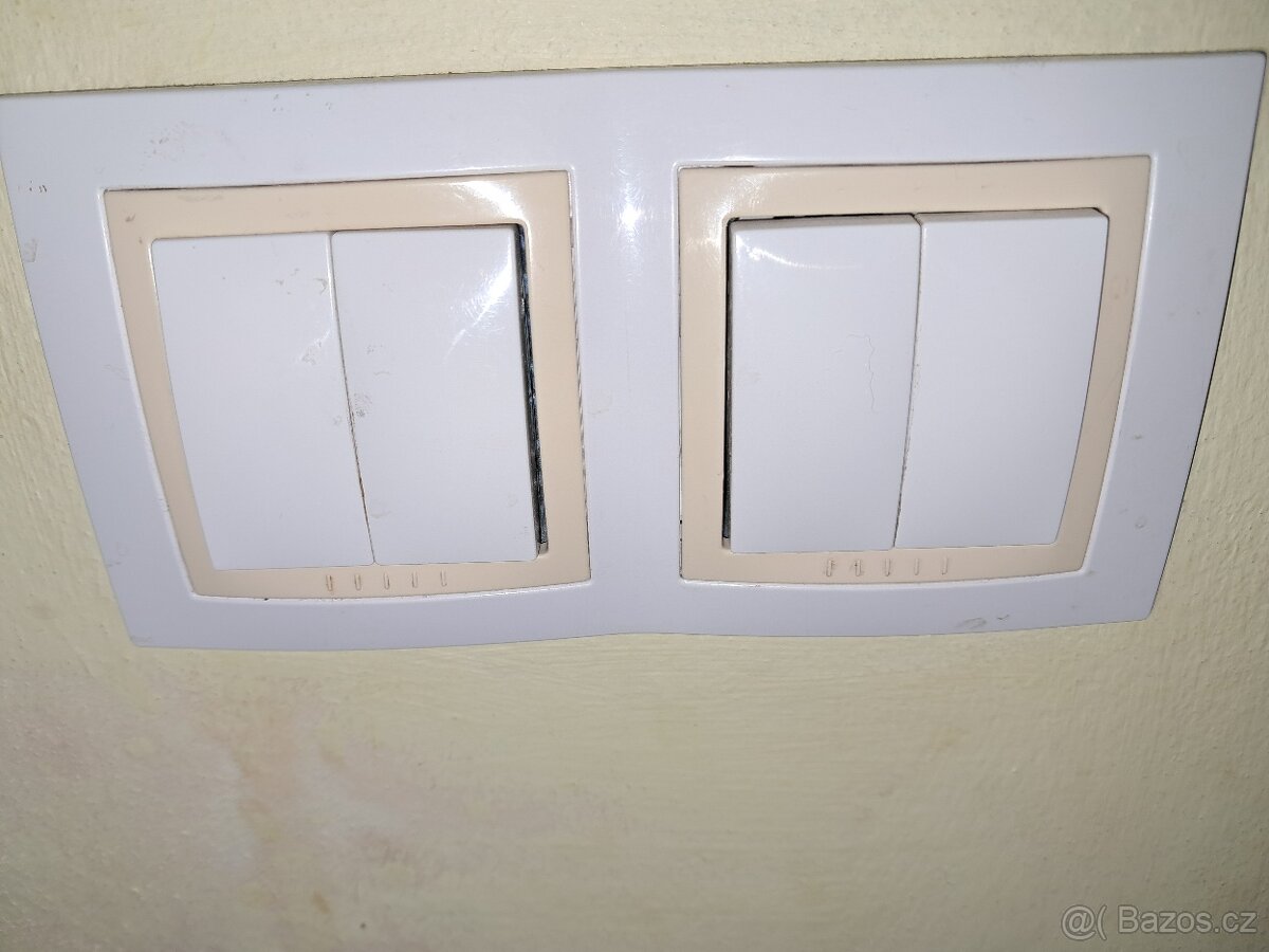 Koupím rámečky Schneider Unica color - 2