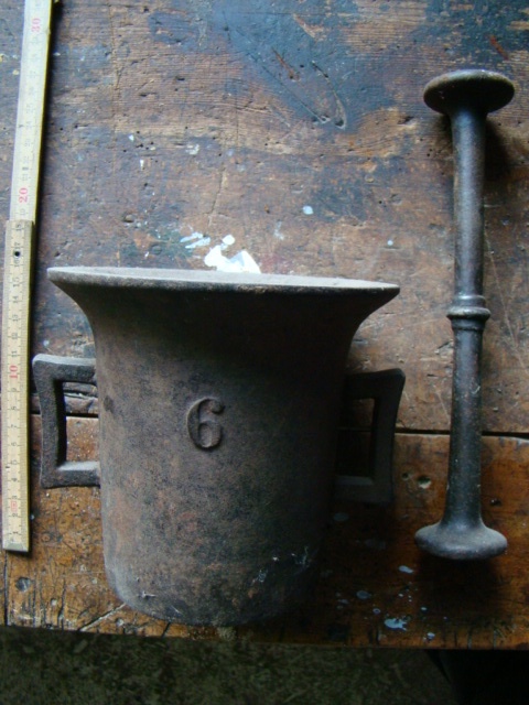 litinový hmoždíř č. 6 - 2