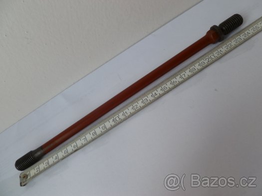 Svorníky hlavy válce na MULTICAR 22 - 2