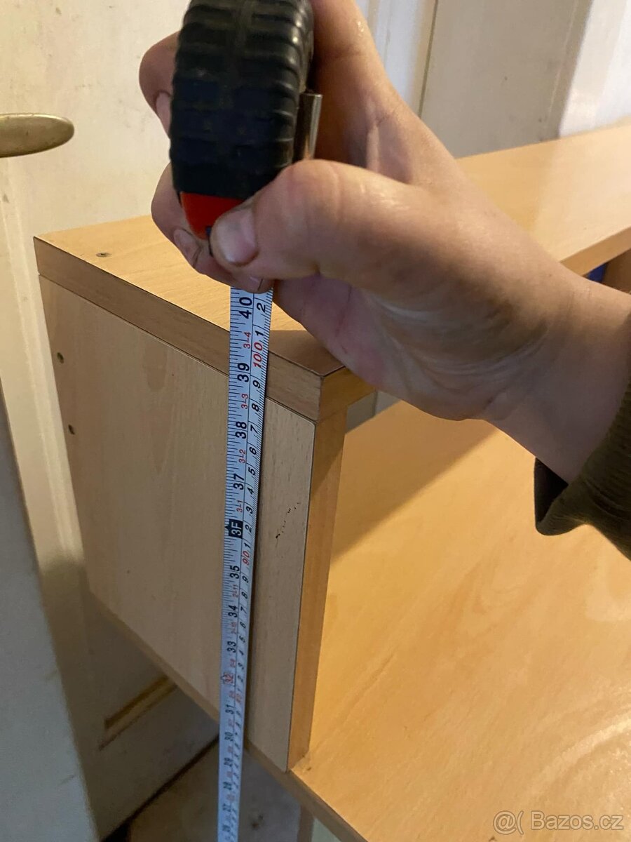 prodám psací stůl světlý - 2