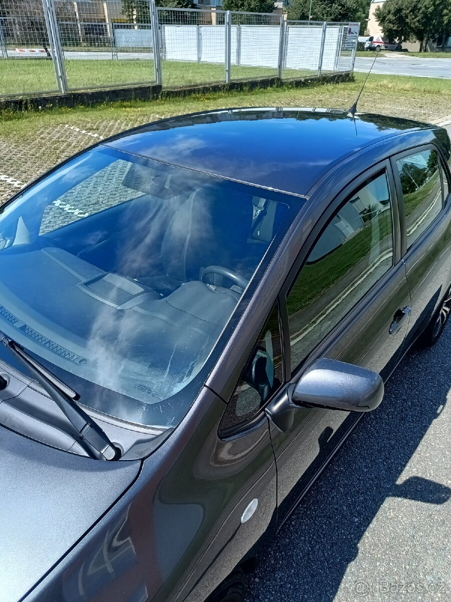 Toyota Auris 1.6 16V - 2