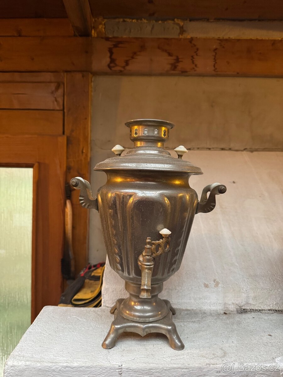 2 samovary a jeden vařič - 2