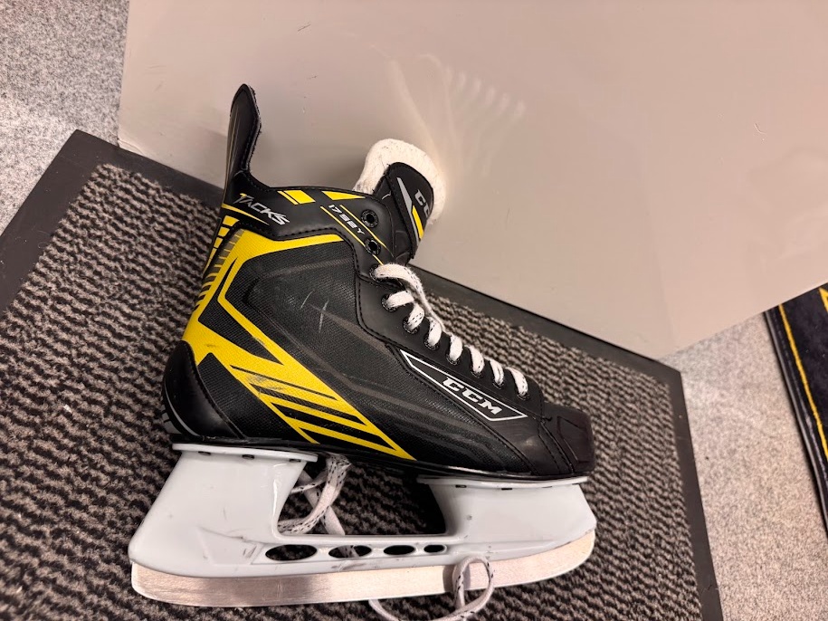 BRUSLE CCM TACKS 1792, vel. 9 /44 - 2