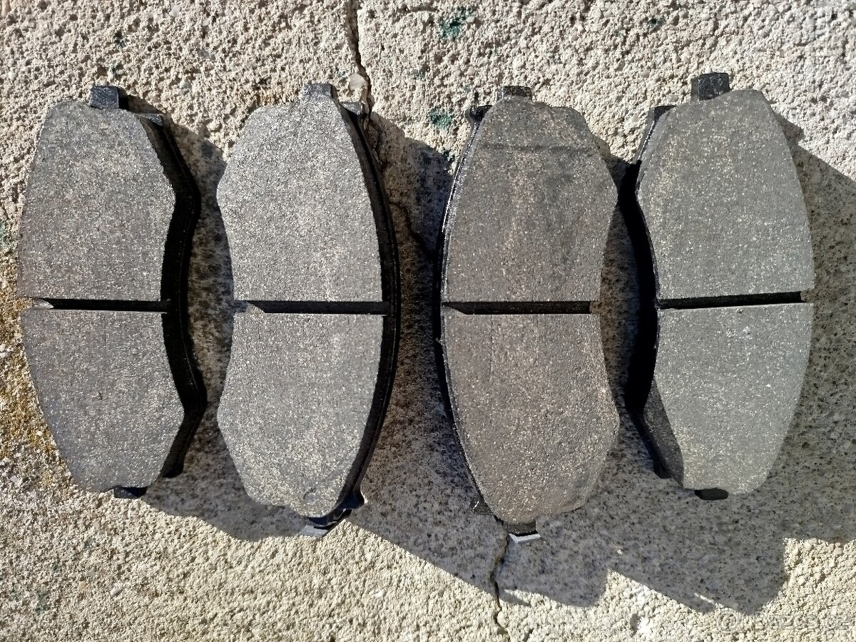 Brzdové destičky Nissan Primera - 2