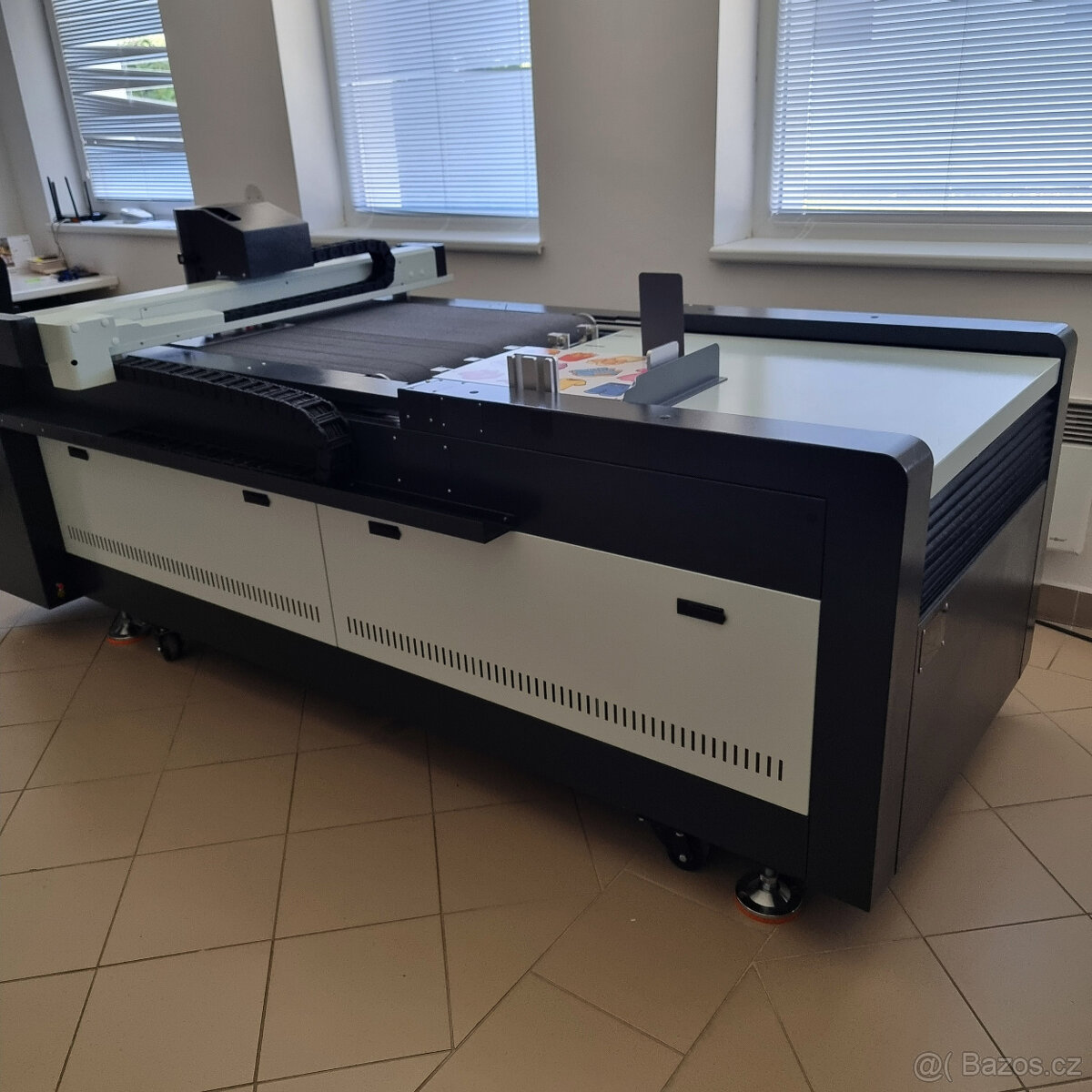 Oscilační řezací plotter AOL 1070 PAS Plus s podáváním - 2