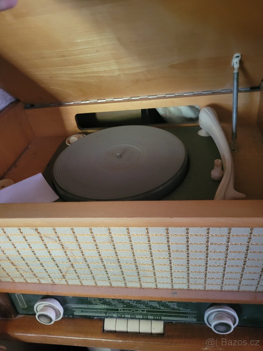 retro gramorádio - 2