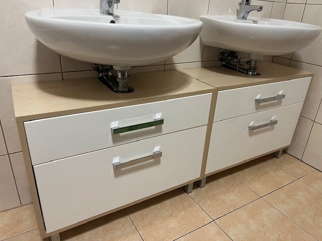 Koupelnové skříňky 2x zachovalé - 2