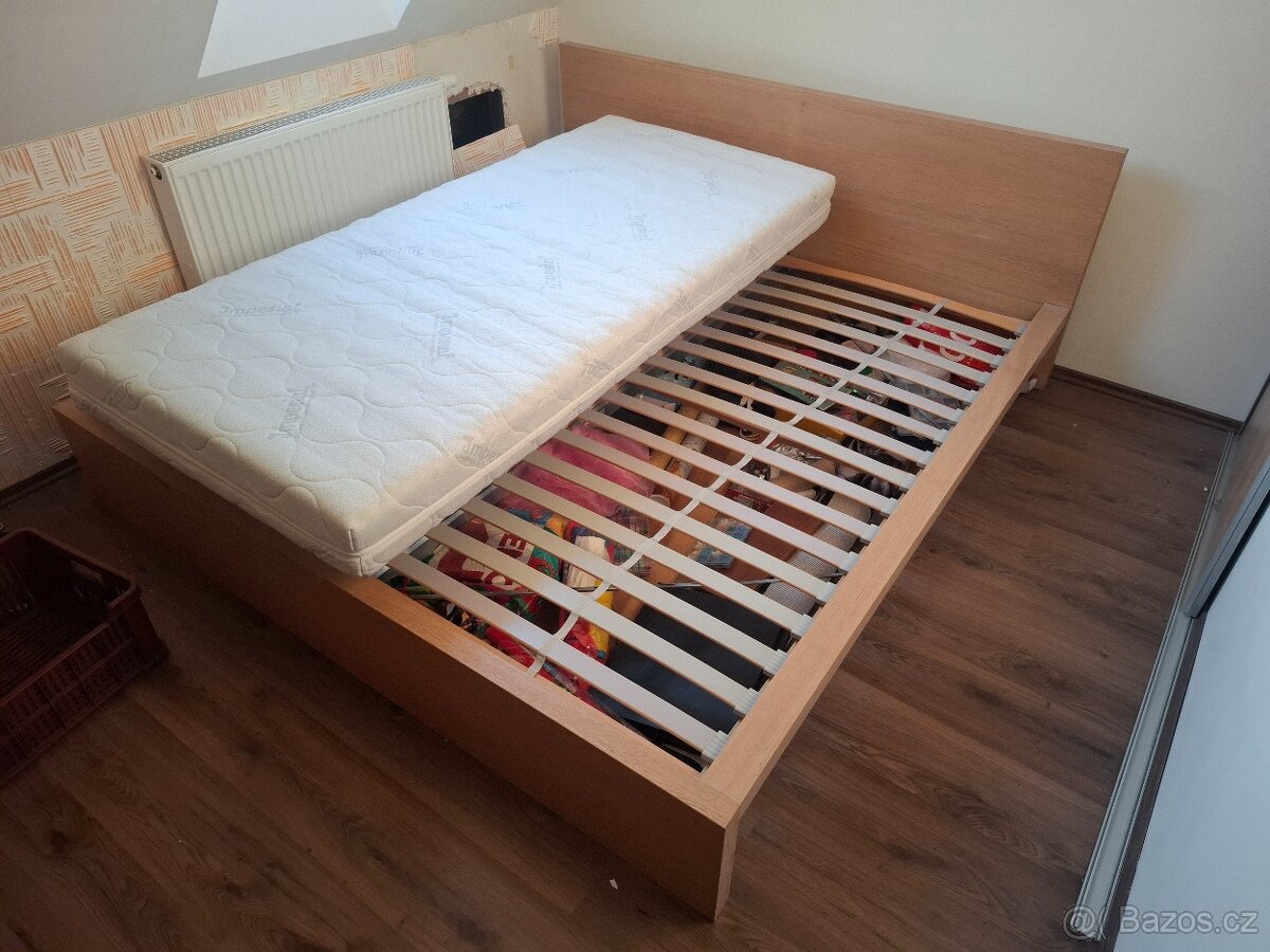 Postel 200x200cm s rostem a matraci - 2