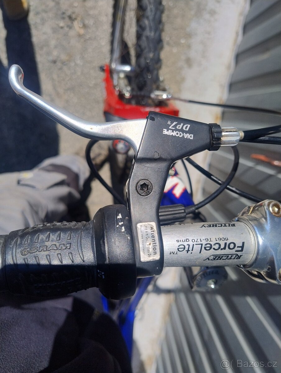 Celoodpružené horské kolo Specialized - 2