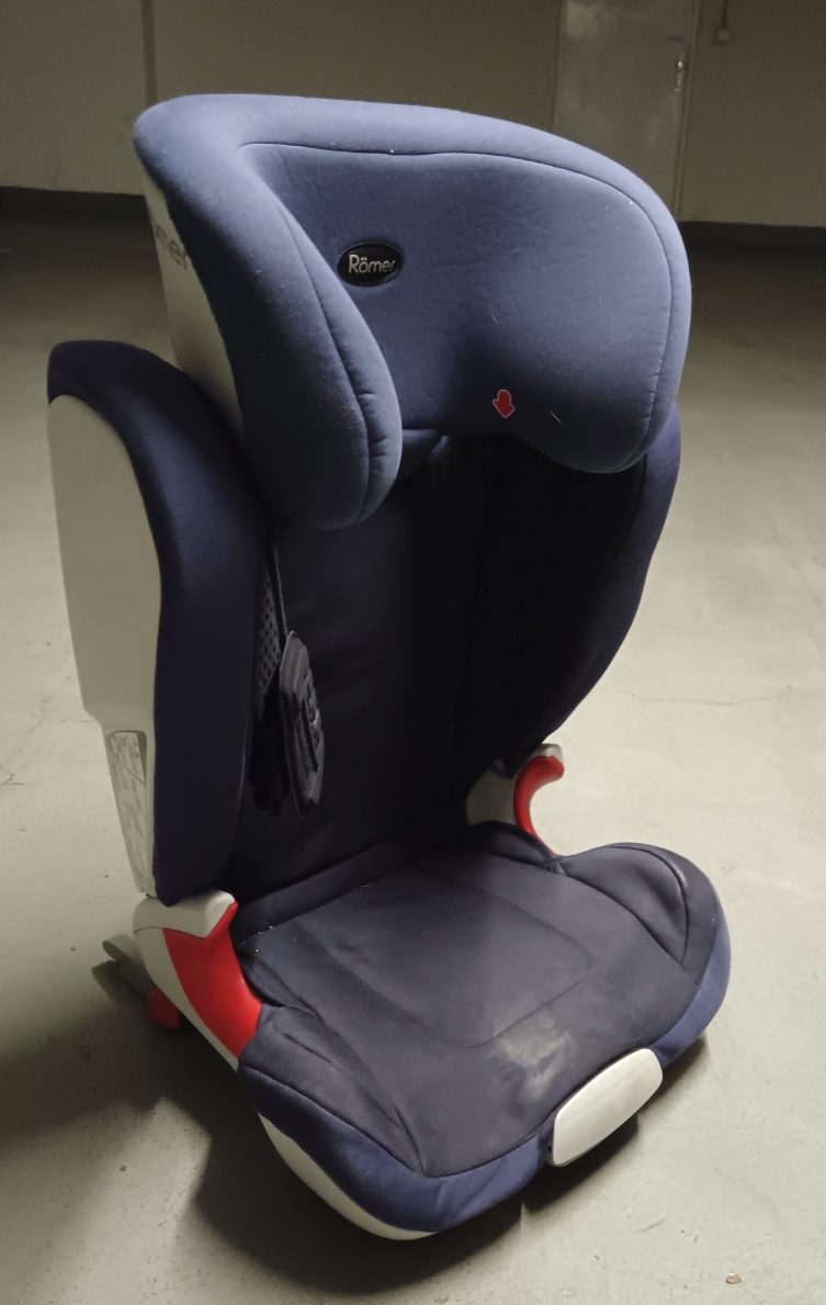 Autosedačka Romer kidfix XP 15-36kg ISOFIX - 2