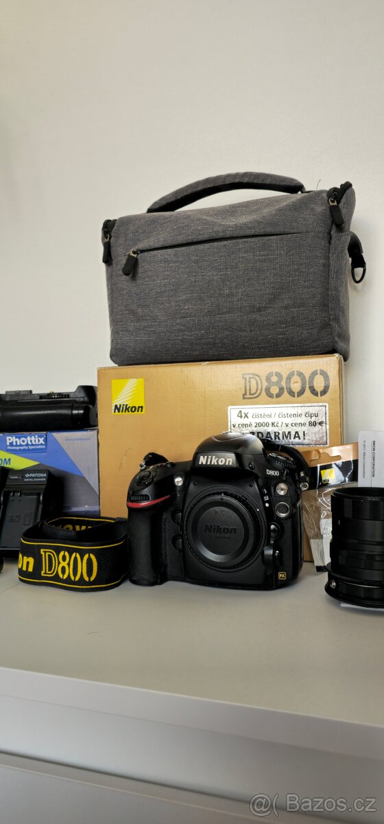 Nikon D800 + příslušenství - 2