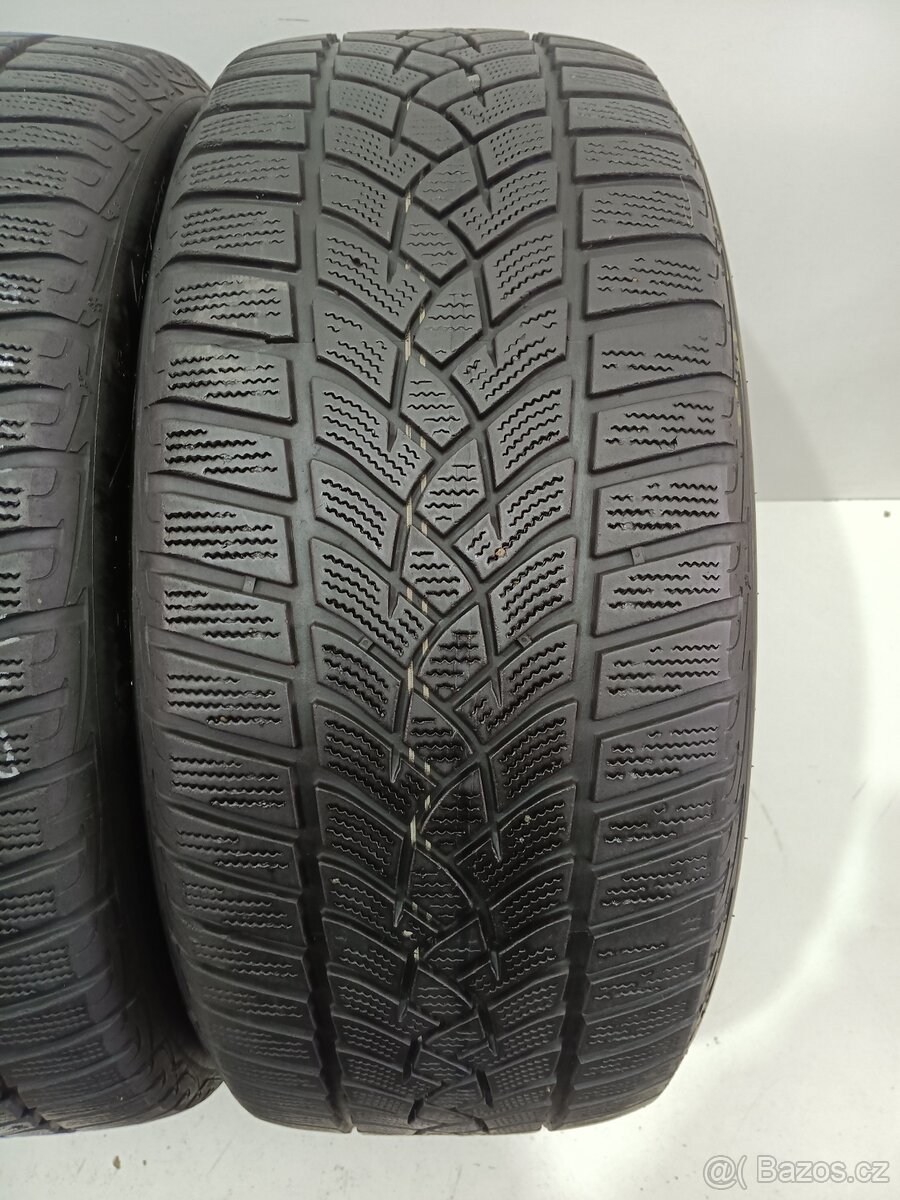 Zimní pneu 215/50/17 GoodYear - 2