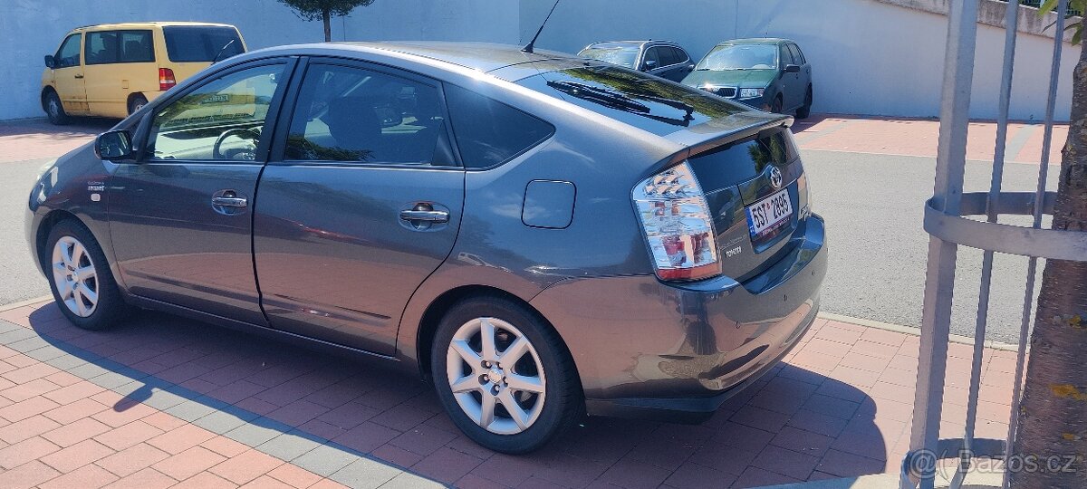 Toyota Prius - 2