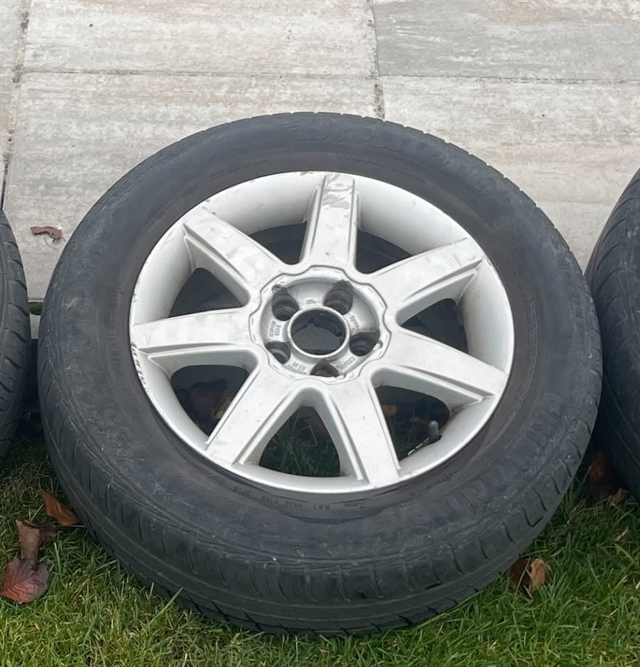 4x Alu kola SEAT 195/65 R15 s letni pneu - 2