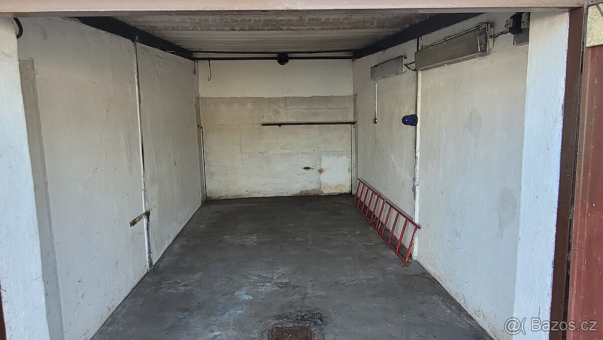 Garáž - U výtopny - 2