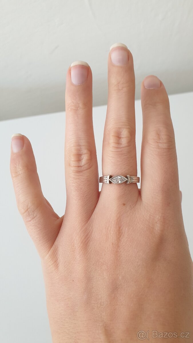 Zajímavý prsten bílé zlato vel. 53 - 2