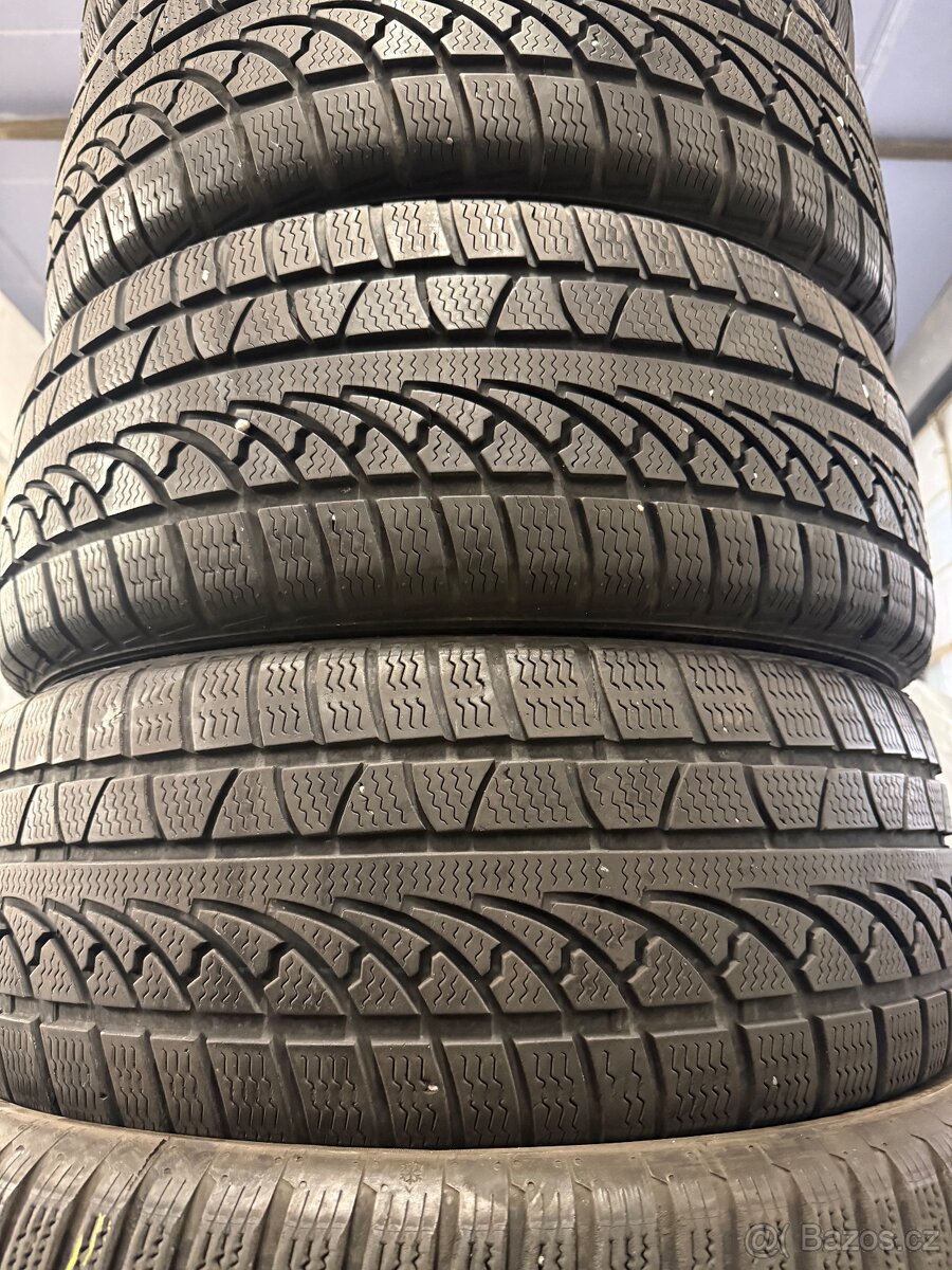 prodám zimní 205/55/16 Petlas - 2