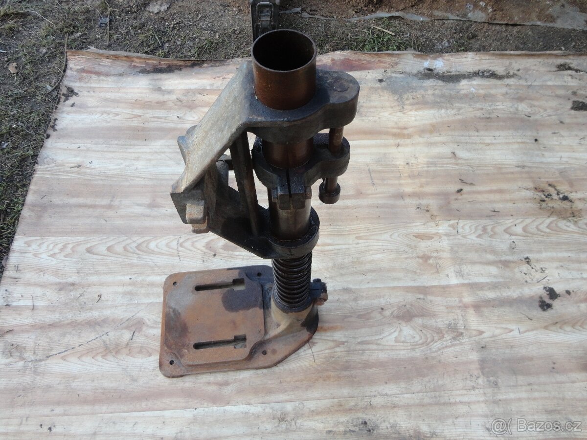 Litinový držák vrtačky - 2