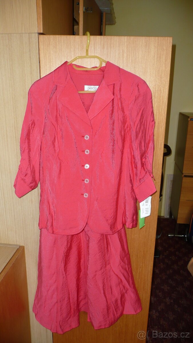 červené dvoudílné šaty - 2